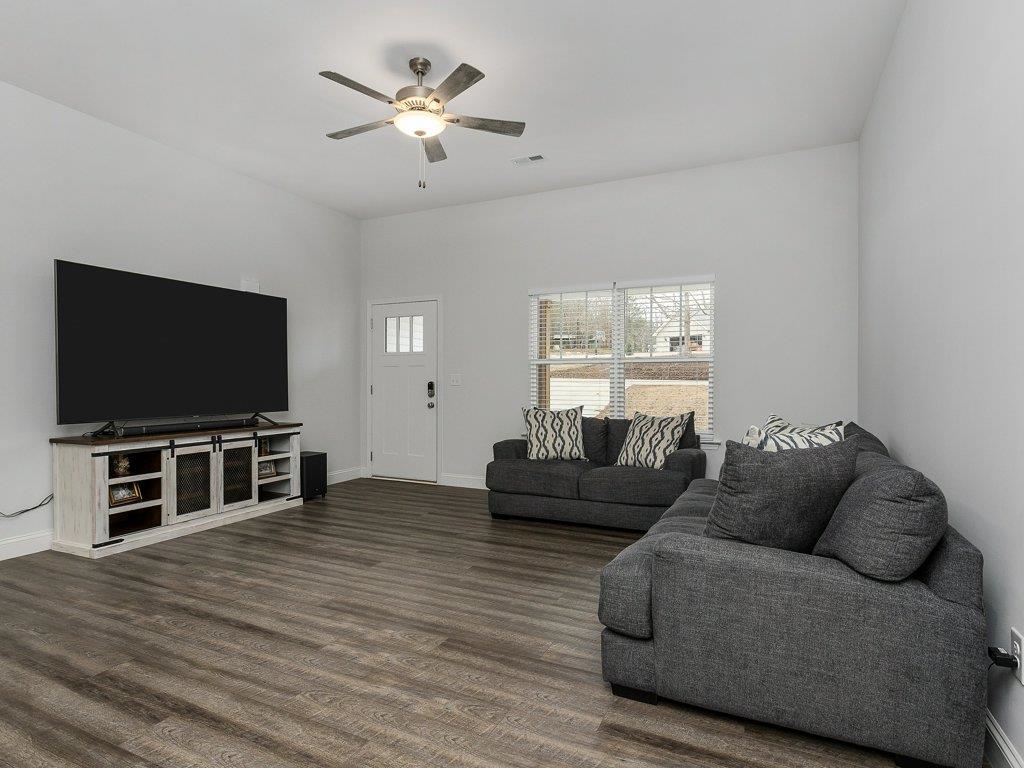 407 Bramlett Road Taylors, SC 29687 - Photo 7 of 31