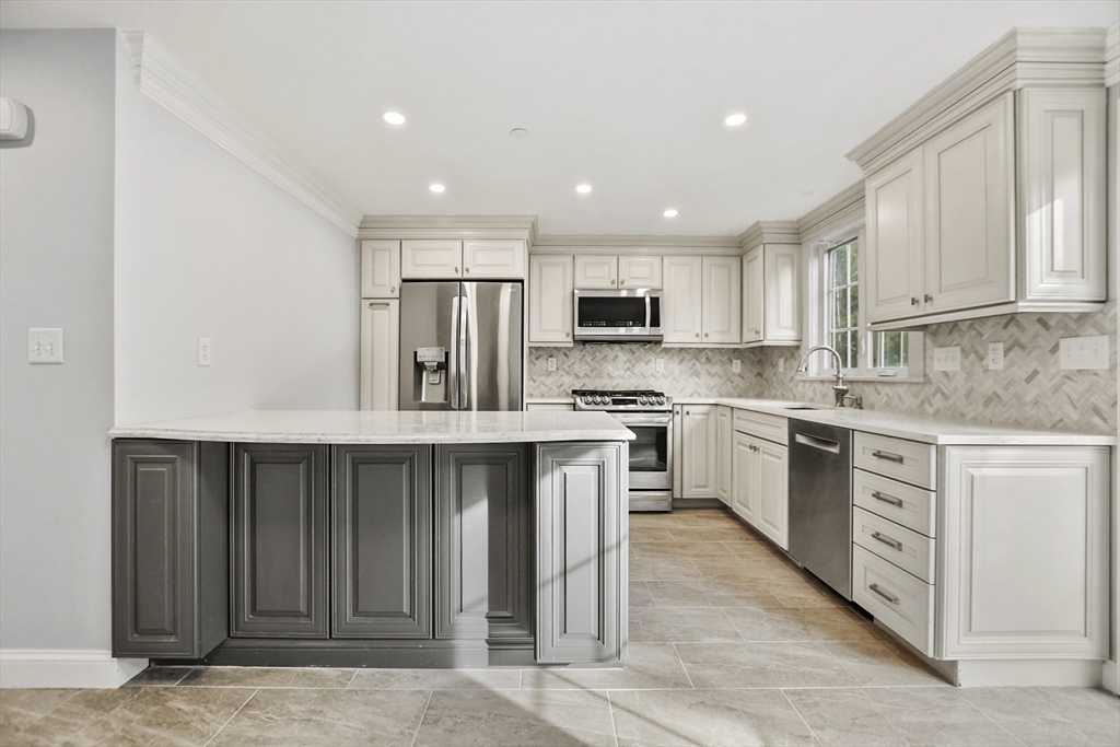 41 Boston Road, Unit 185 Billerica, MA 01862 - Photo 2 of 29 Gallery Image 2