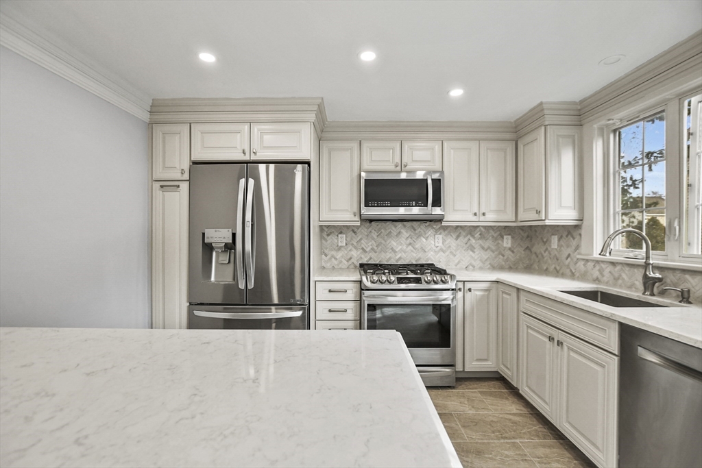 41 Boston Road, Unit 185 Billerica, MA 01862 - Photo 4 of 29 Gallery Image 4