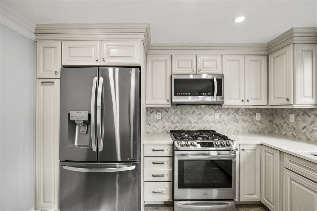 41 Boston Road, Unit 185 Billerica, MA 01862 - Photo 5 of 29 Gallery Image 5