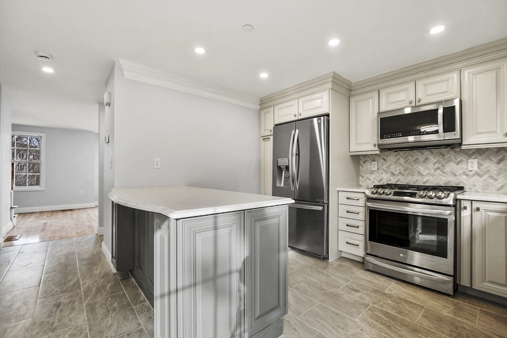 41 Boston Road, Unit 185 Billerica, MA 01862 - Photo 6 of 29 Gallery Image 6