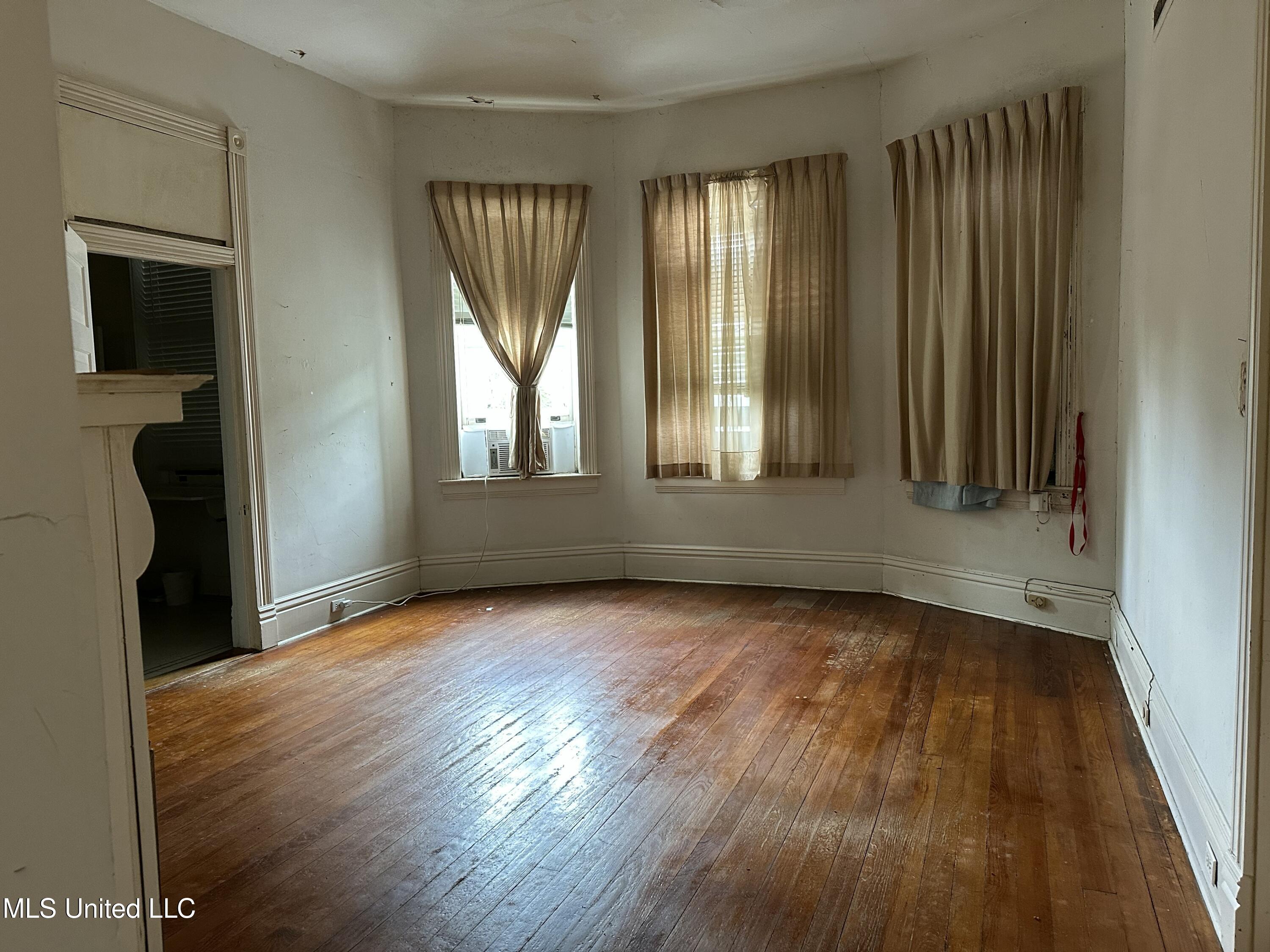 309 South Commerce Street Natchez, MS 39120 - Photo 14 of 19 IMG_7362