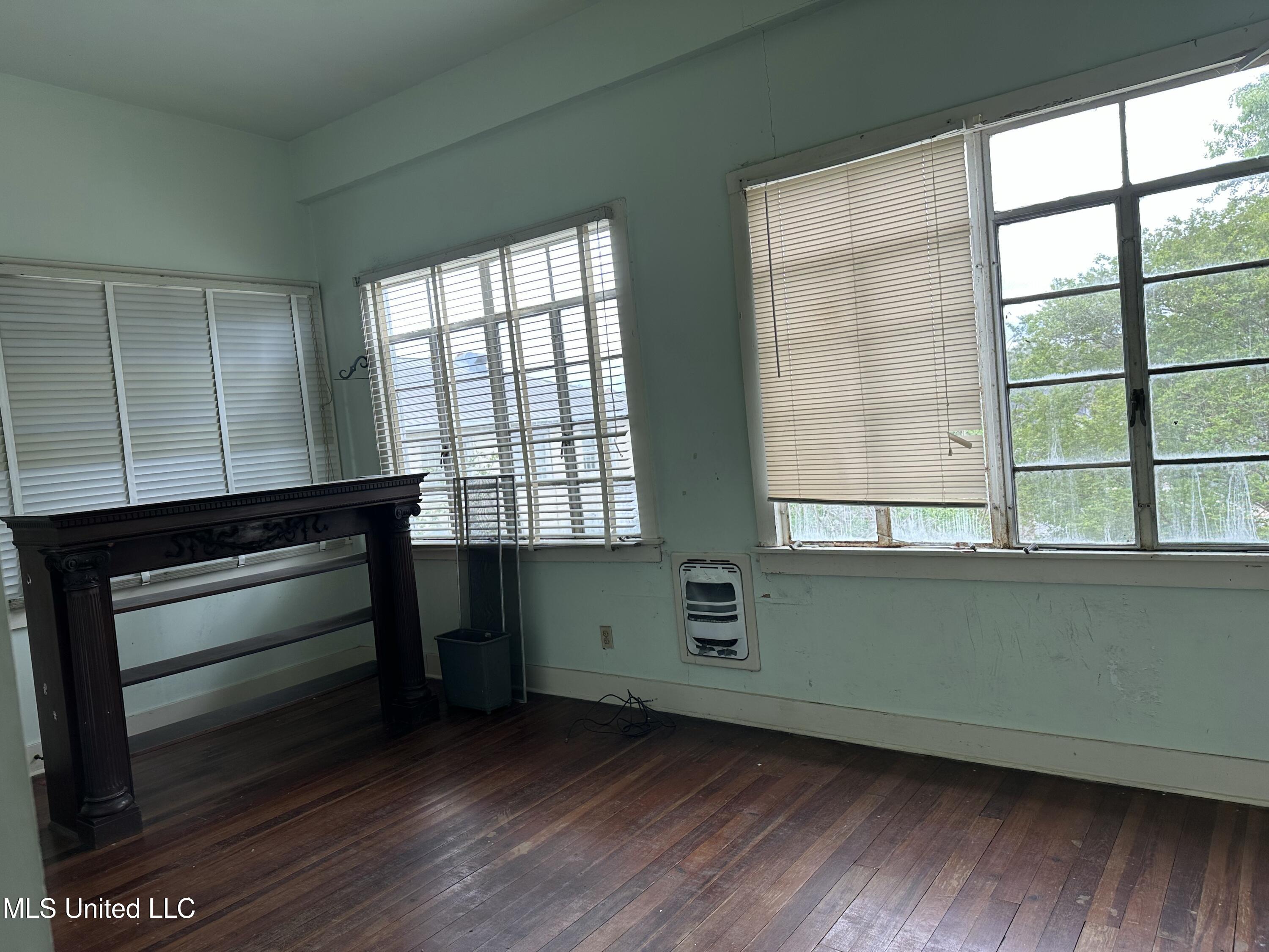 309 South Commerce Street Natchez, MS 39120 - Photo 15 of 19 IMG_7360