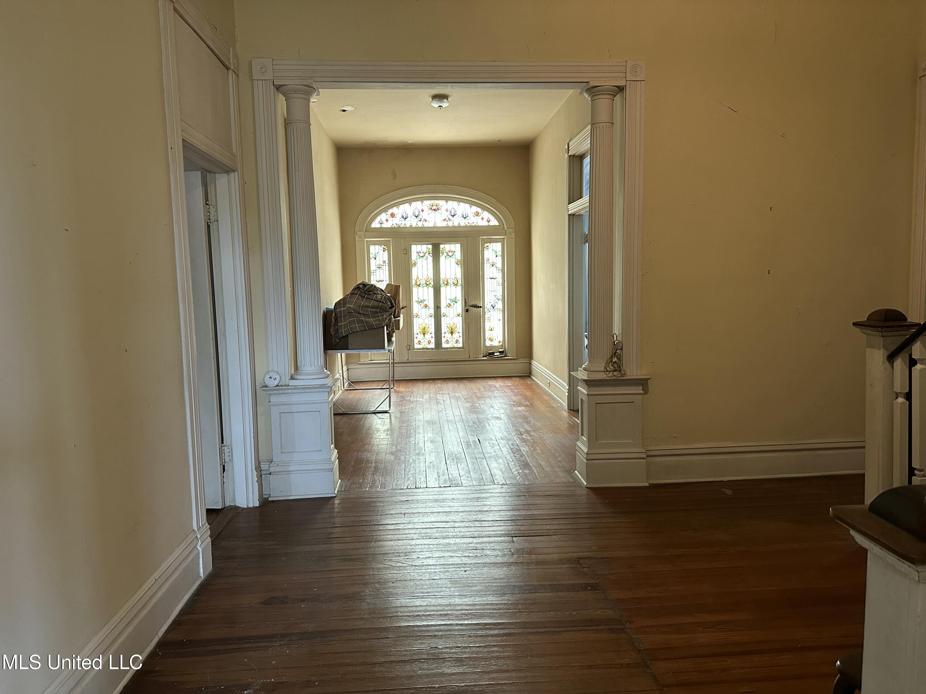 309 South Commerce Street Natchez, MS 39120 - Photo 3 of 19 IMG_7361