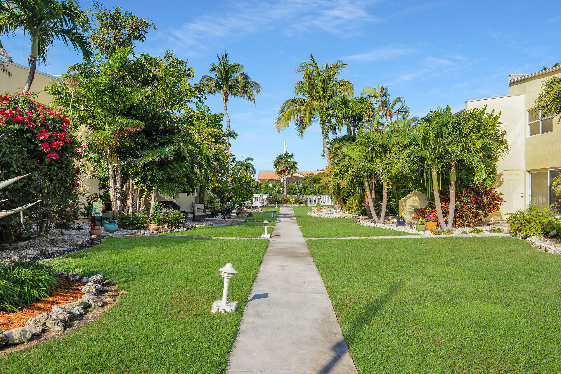 591 Sombrero Beach Road, Unit 8B Marathon, FL 33050 - Photo 25 of 43 Center Courtyard
