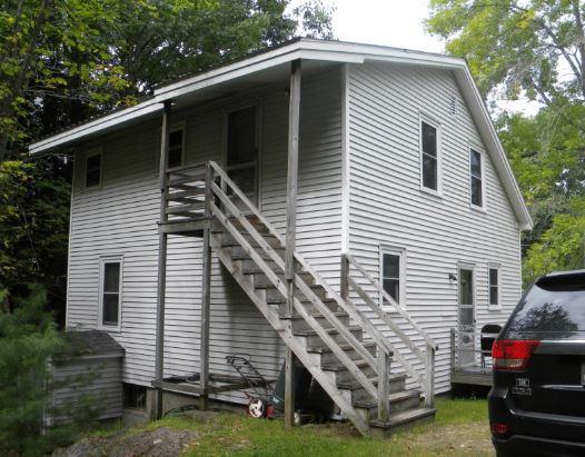 129 Washington Street Limerick, ME 04048 - Photo 2 of 4 129 Wash 2