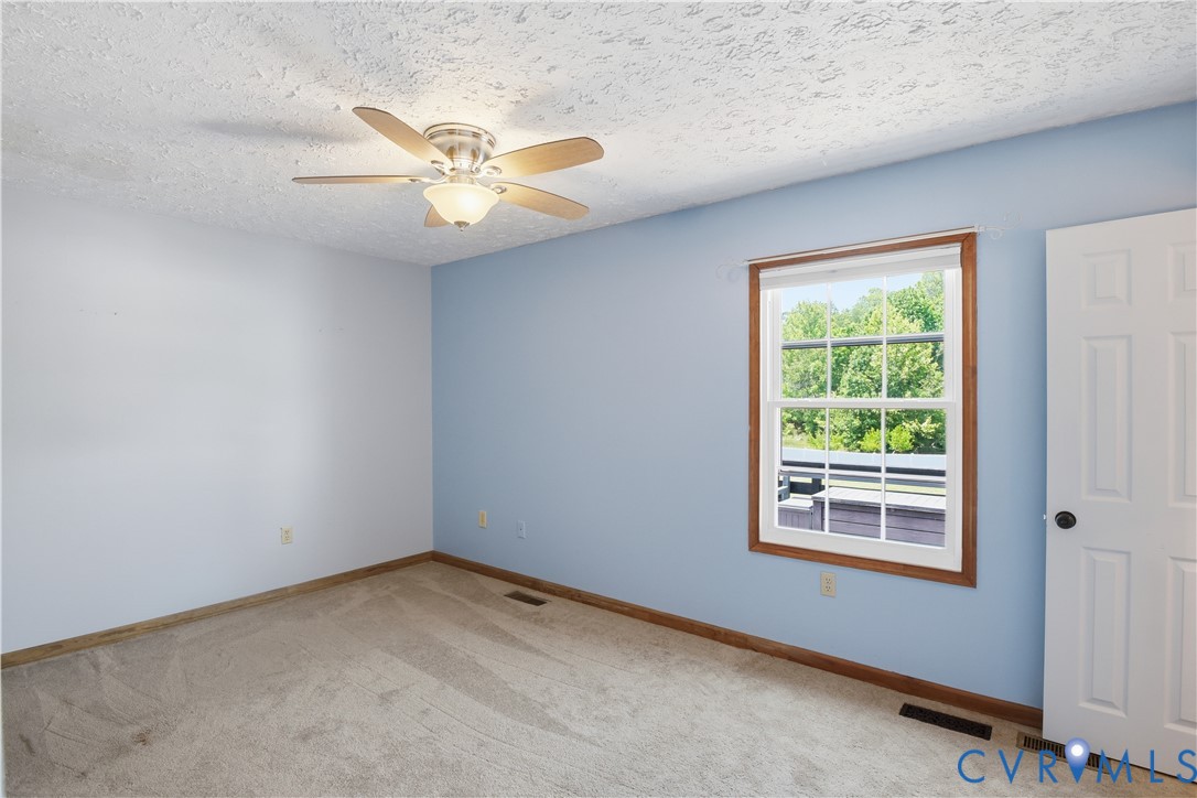 13700 Branders Bridge Road Chester, VA 23831 - Photo 18 of 38