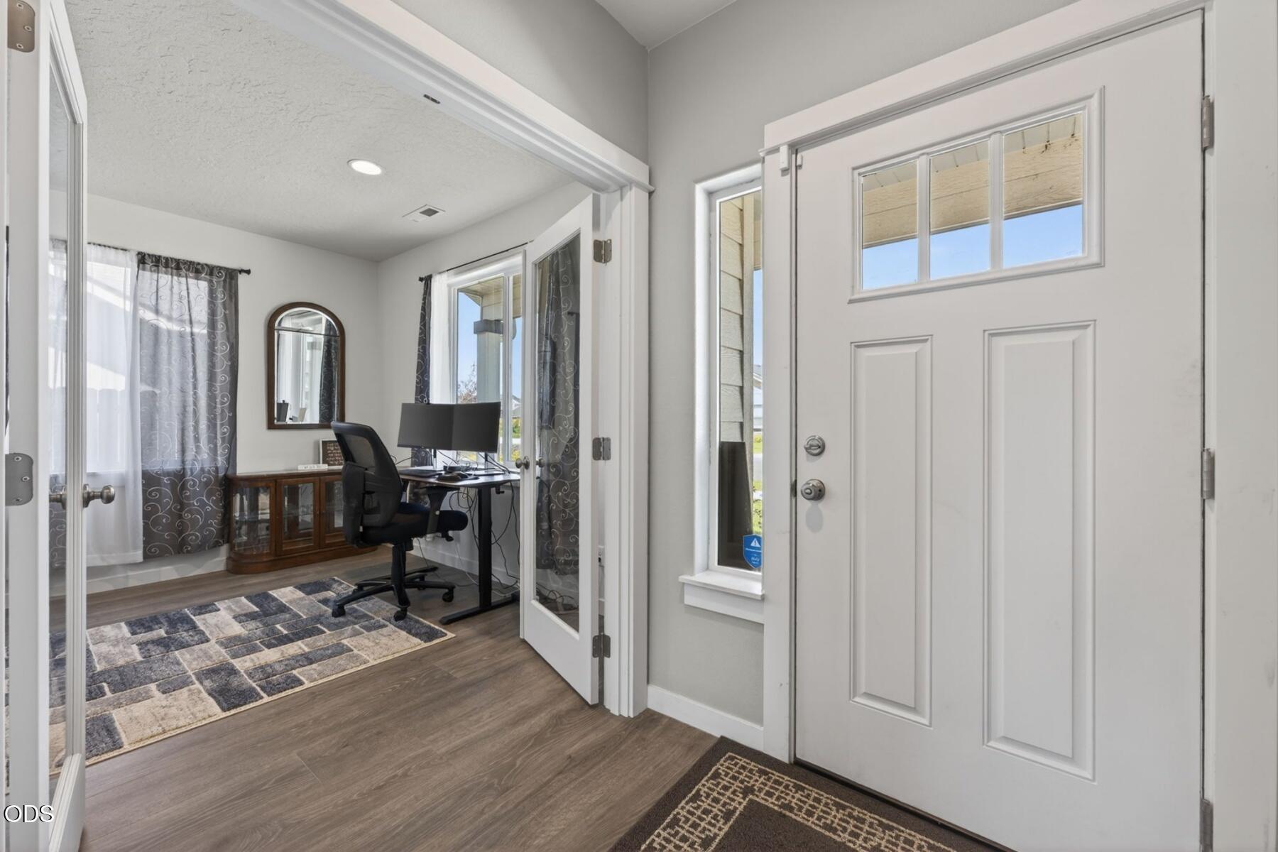 3461 Northwest 9th Street Redmond, OR 97756 - Photo 4 of 42