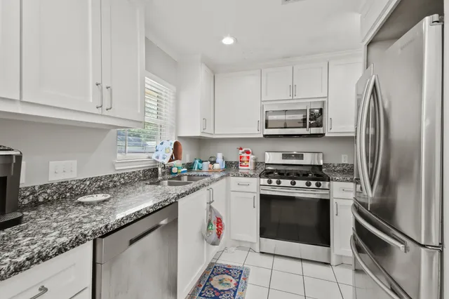 $3,000 | 5302 Treaschwig Road, Spring, TX 77373