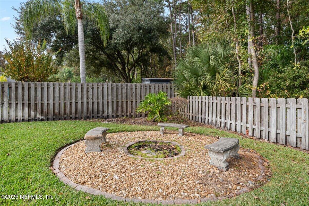 252 Crooked Court St. Johns, FL 32259 - Photo 47 of 72 a view of a wooden fence