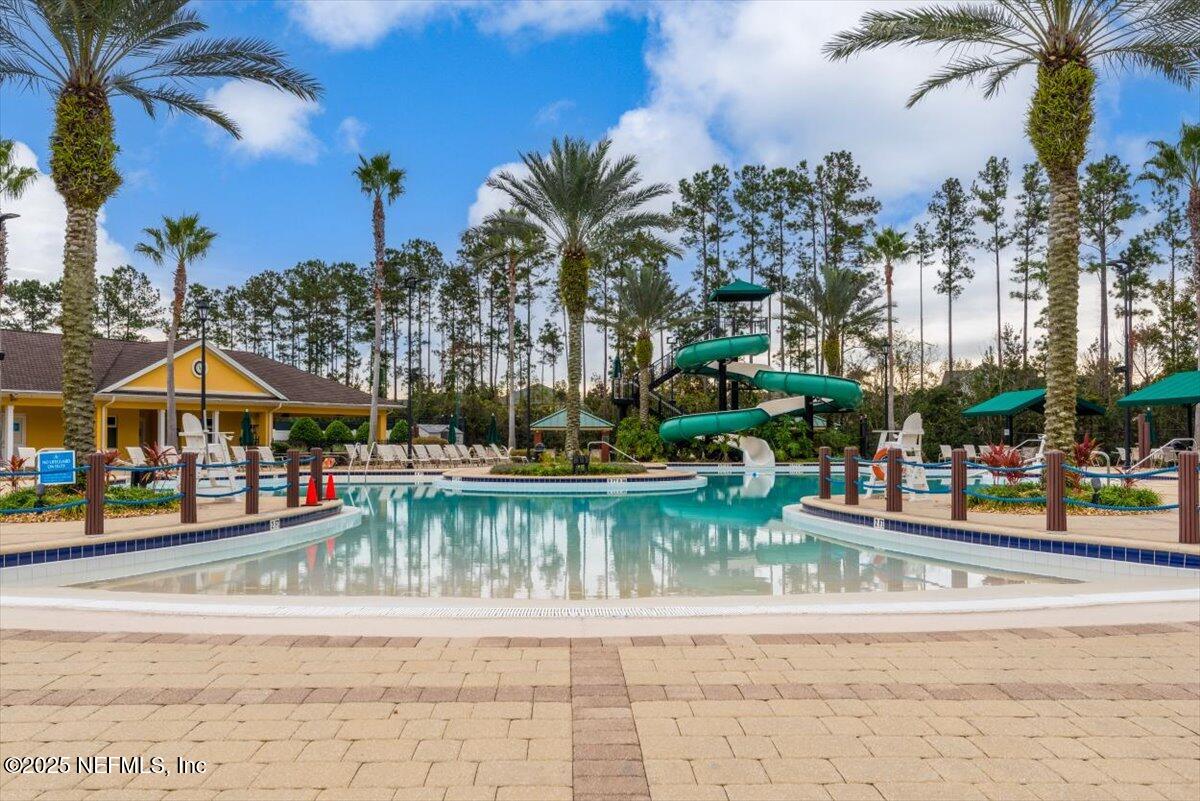252 Crooked Court St. Johns, FL 32259 - Photo 61 of 72 a view of a water fountain and a building in the background