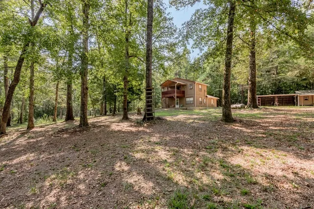 a very nice looking room with a ceiling fan