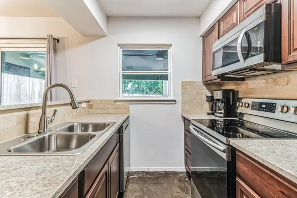 $2,900 | 1501 Rockdale Circle, Unit A, Austin, TX 78704