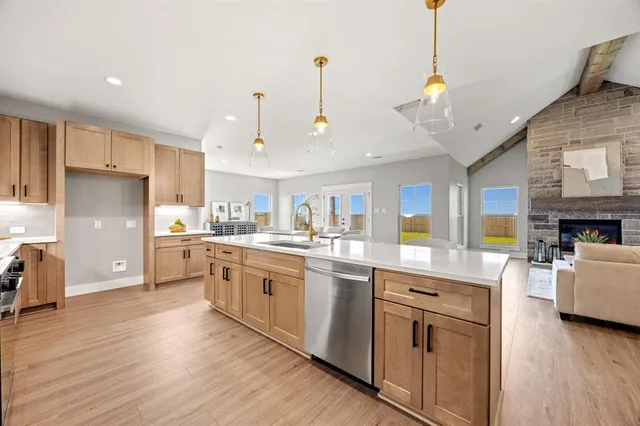 $462,500 | 1829 Sudbury Drive, Cleburne, TX 76033