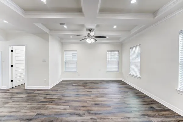 $1,950 | 410 North 4th Street, Beasley, TX 77417