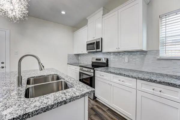 $1,950 | 410 North 4th Street, Beasley, TX 77417