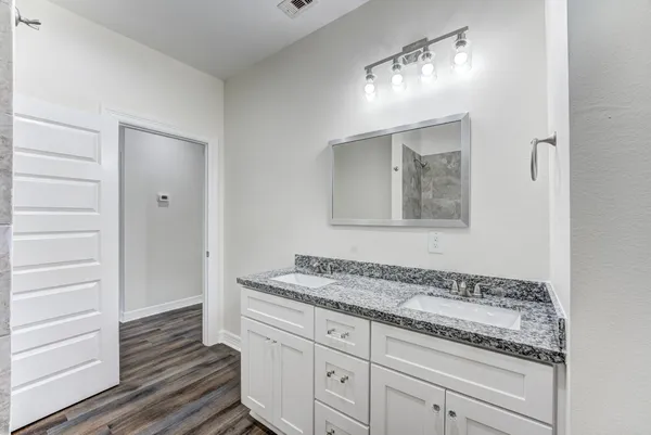 $1,950 | 410 North 4th Street, Beasley, TX 77417
