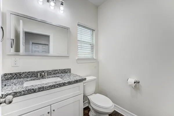 $1,950 | 410 North 4th Street, Beasley, TX 77417