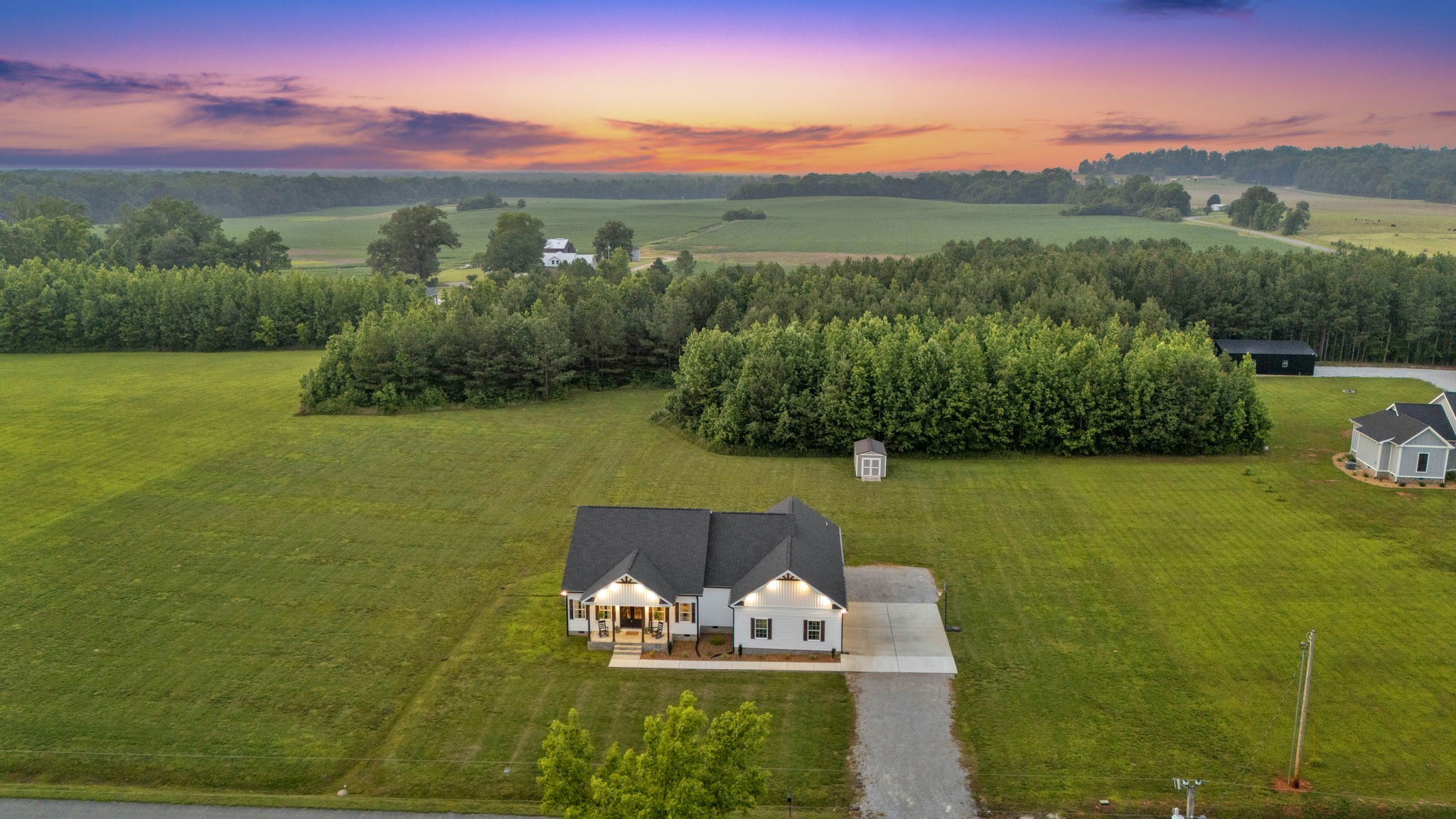 1270 Post Oak Road Belvidere, TN 37306 - Photo 2 of 61 Gallery Image 2