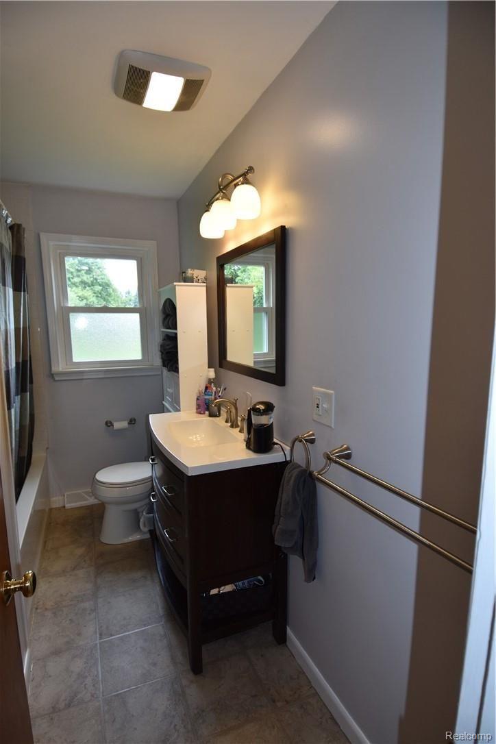1216 West Bristol Road Flint, MI 48507 - Photo 17 of 33 DSC_1611.JPG