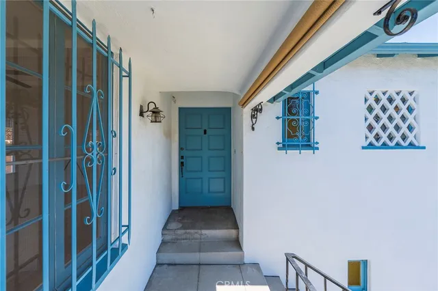 $3,050,000 | 1964 Palmerston Place, Los Angeles, CA 90027