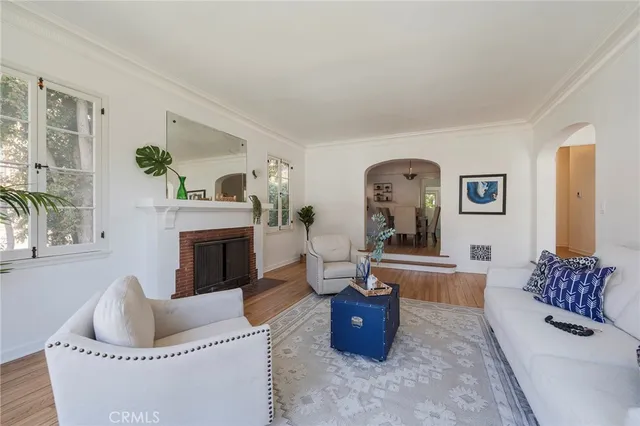 $3,050,000 | 1964 Palmerston Place, Los Angeles, CA 90027