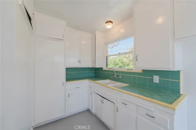 $3,050,000 | 1964 Palmerston Place, Los Angeles, CA 90027