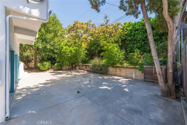 $3,050,000 | 1964 Palmerston Place, Los Angeles, CA 90027