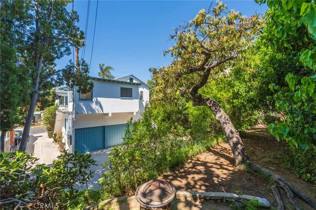 $3,050,000 | 1964 Palmerston Place, Los Angeles, CA 90027