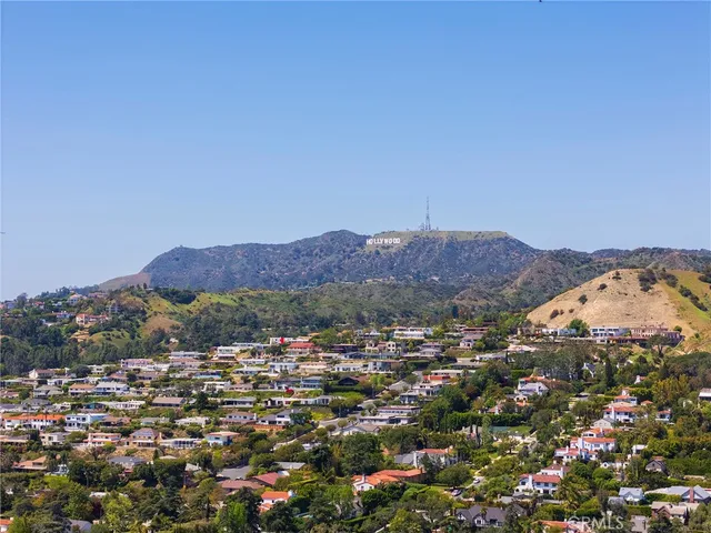 $3,050,000 | 1964 Palmerston Place, Los Angeles, CA 90027