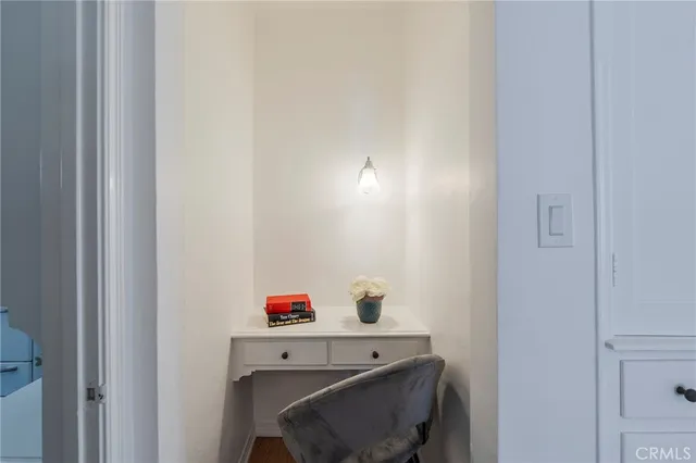 $3,050,000 | 1964 Palmerston Place, Los Angeles, CA 90027