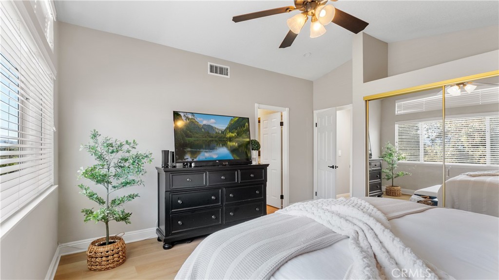 23462 Riversbridge Way Valencia, CA 91354 - Photo 27 of 57