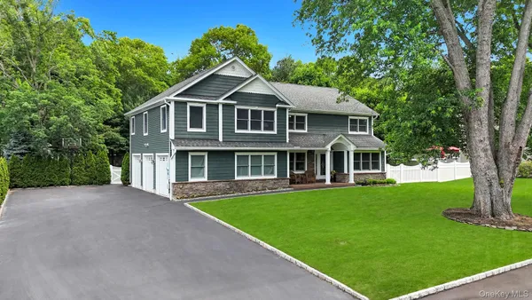 $949,999 | 269 Southport Street, Ronkonkoma, NY 11779