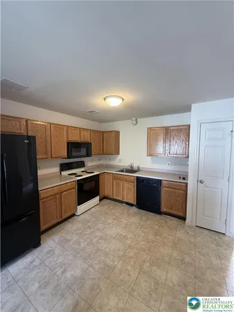 $2,499 | 1530 Hawthorn Drive, Easton, PA 18040