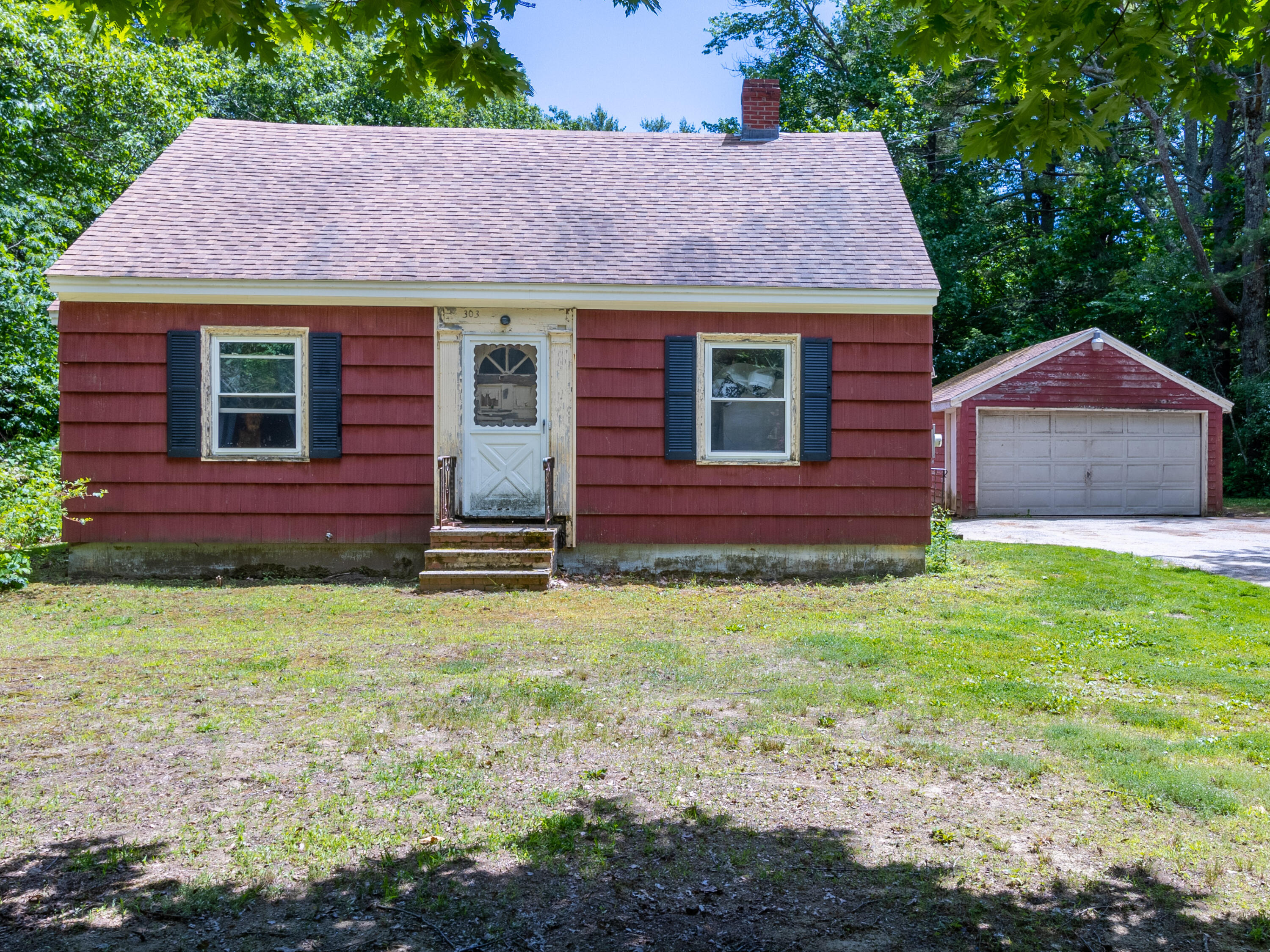 303 Middle Road, Falmouth, ME 04105 Compass