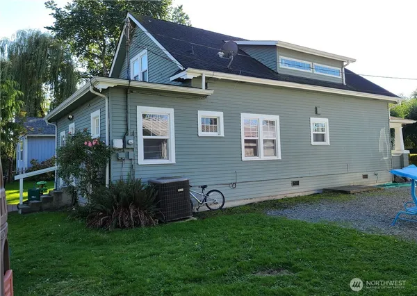 $2,850 | 27411 101st Avenue Northwest, Stanwood, WA 98292