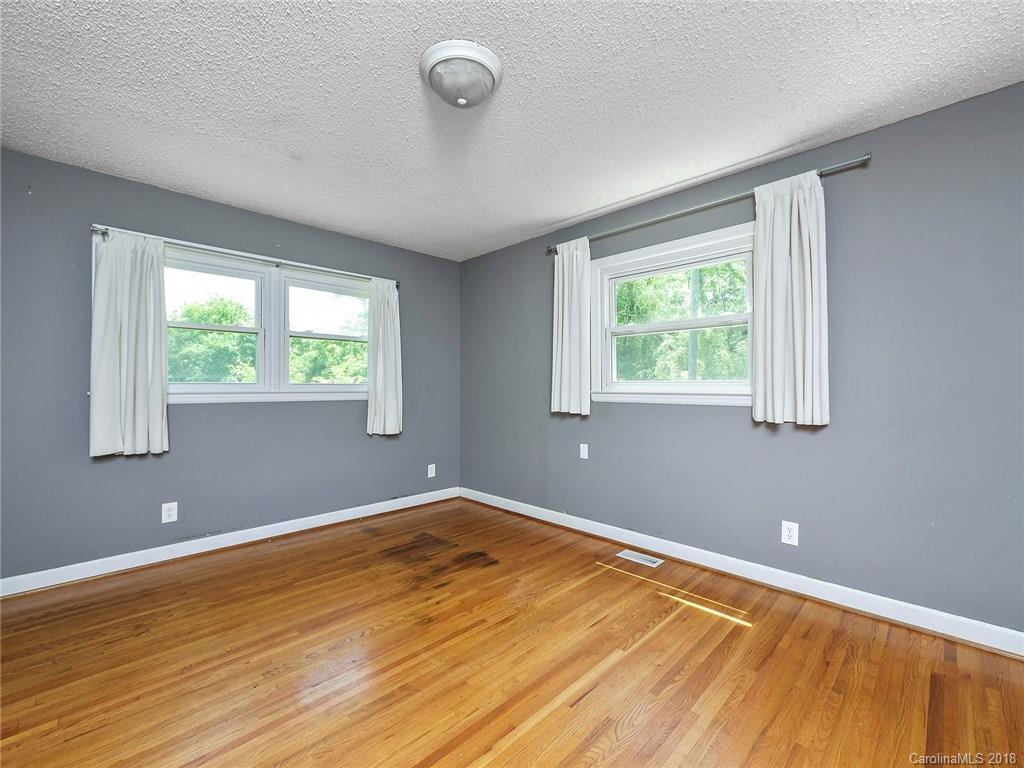 138 Hampton Church Road Charlotte, NC 28262 - Photo 12 of 27 Gallery Image 12