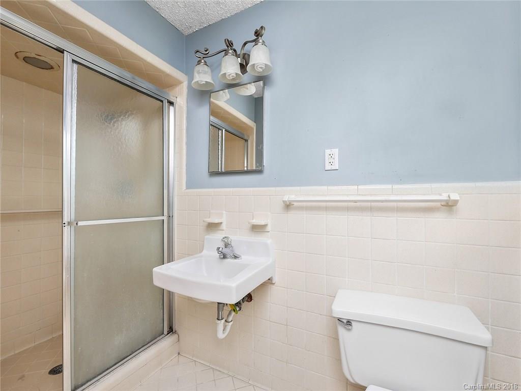 138 Hampton Church Road Charlotte, NC 28262 - Photo 14 of 27 Gallery Image 14