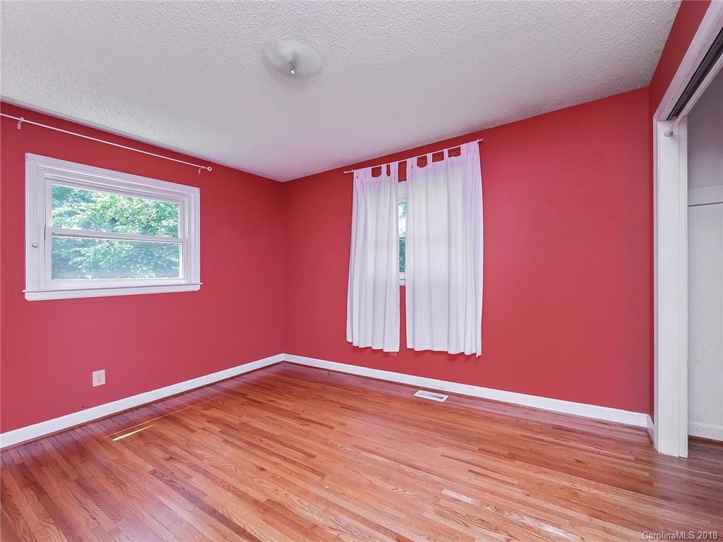 138 Hampton Church Road Charlotte, NC 28262 - Photo 16 of 27 Gallery Image 16