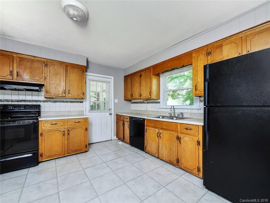 138 Hampton Church Road Charlotte, NC 28262 - Photo 6 of 27 Gallery Image 6