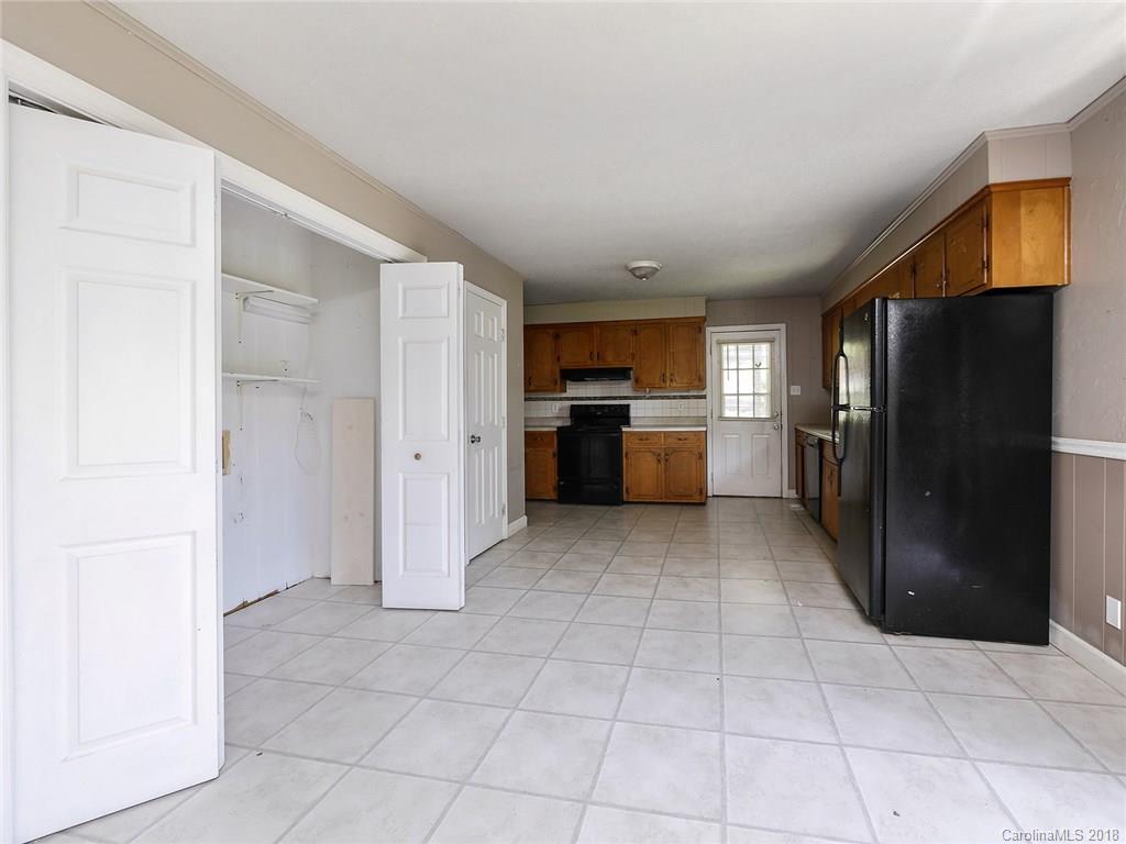 138 Hampton Church Road Charlotte, NC 28262 - Photo 7 of 27 Gallery Image 7