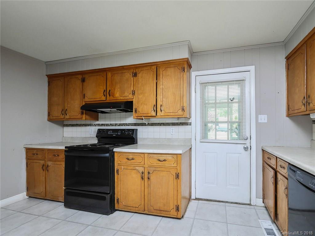 138 Hampton Church Road Charlotte, NC 28262 - Photo 9 of 27 Gallery Image 9
