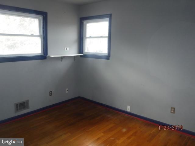 53 Alan Terrace Howell, NJ 07731 - Photo 13 of 32