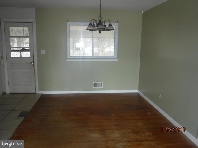 53 Alan Terrace Howell, NJ 07731 - Photo 4 of 32