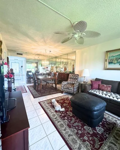 $1,300 | 7787 Golf Cir Drive, Unit 106, Margate, FL 33063
