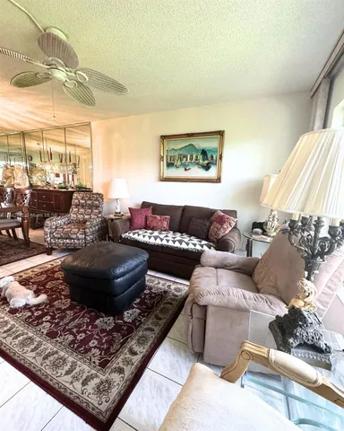 $1,300 | 7787 Golf Cir Drive, Unit 106, Margate, FL 33063