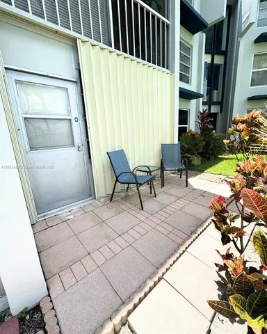 $1,300 | 7787 Golf Cir Drive, Unit 106, Margate, FL 33063