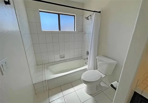 $3,750 | 10022 Reseda Boulevard, Unit 18, Northridge, CA 91324