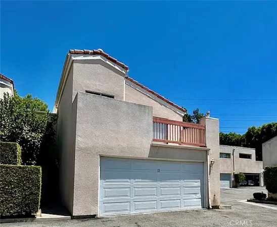 $3,750 | 10022 Reseda Boulevard, Unit 18, Northridge, CA 91324