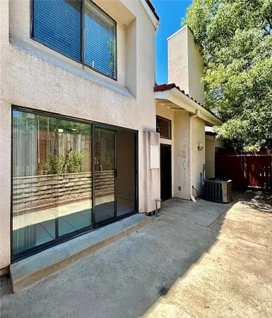 $3,750 | 10022 Reseda Boulevard, Unit 18, Northridge, CA 91324